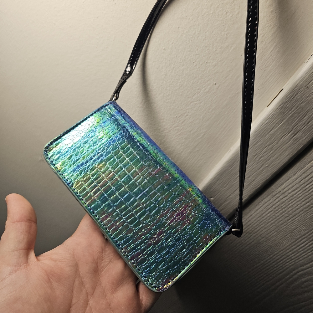 Small Kendall & Kylie Iridescent Blue Clutch - Picture 5 of 8
